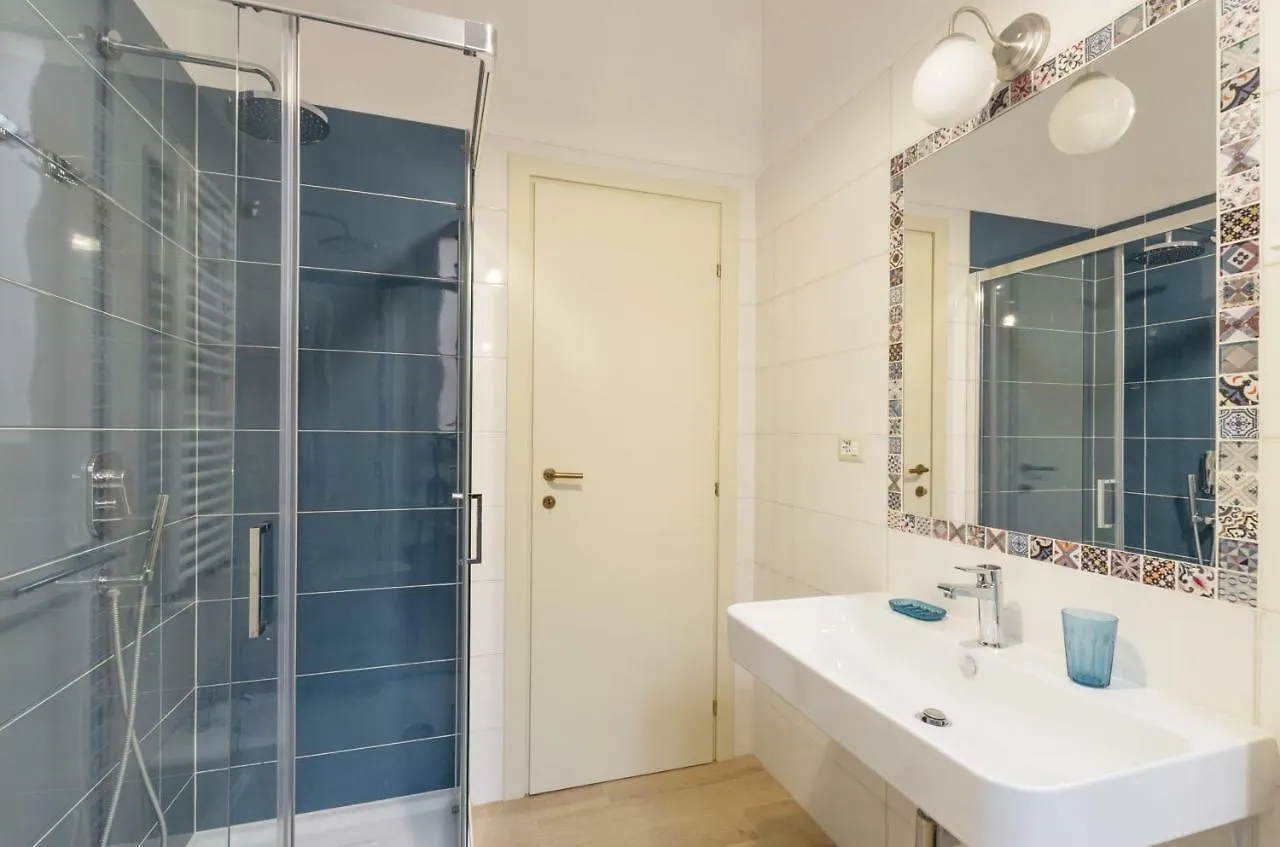 La Romantica Al Colosseo Apartment Rome