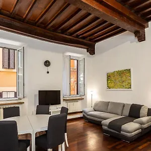  Apartment Cartari In